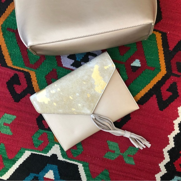 NWT Anthropologie / Street Level two in one gold tote and clutch. - Picture 3 of 6